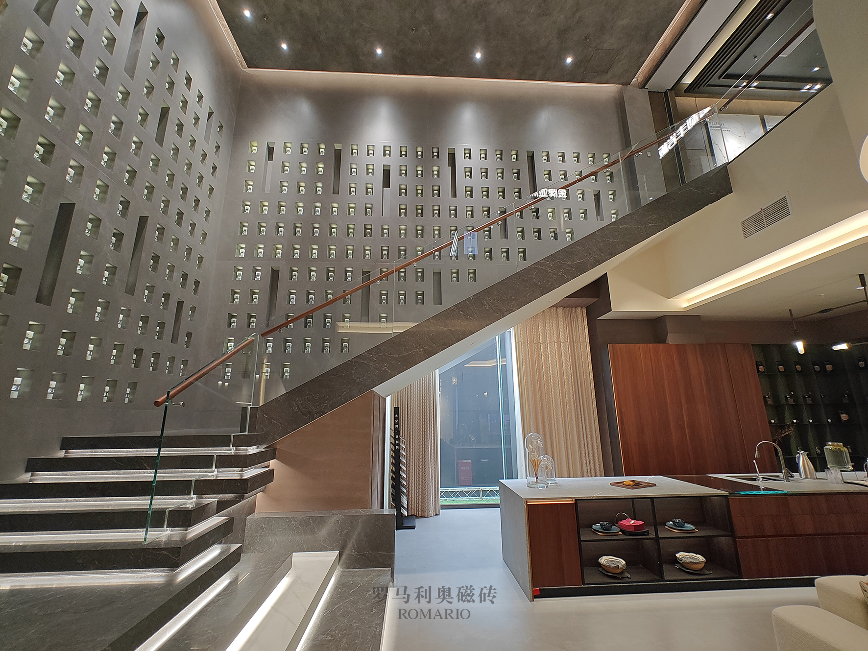 1692407018933316.jpg 成都10.jpg