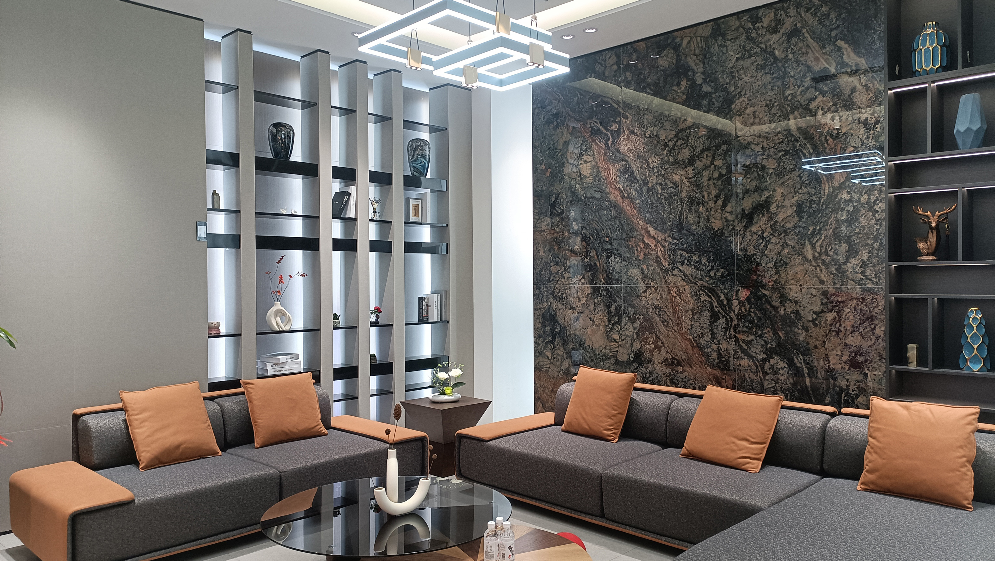 1692496314709352.jpg 1692496314709352.jpg