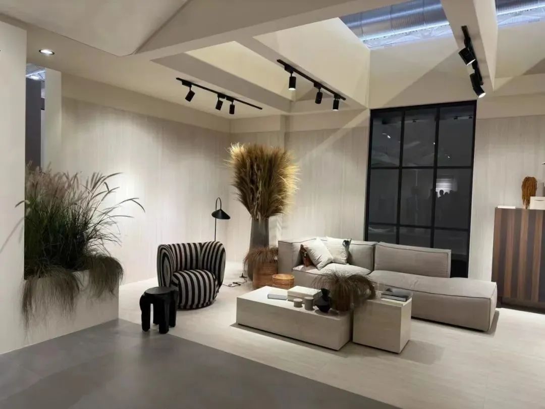 1696491526429760.jpg 3.jpg